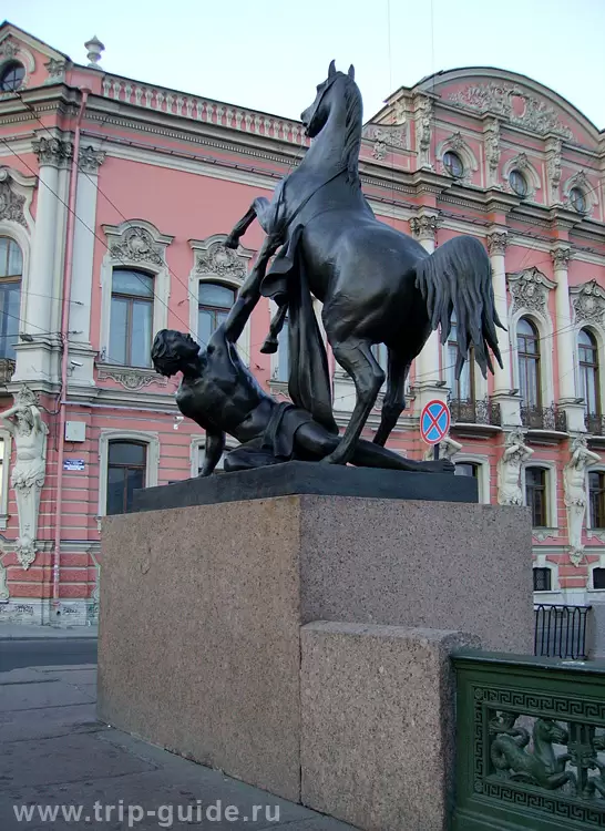 Скульптура на Аничковом мосту Скульптура на Аничковом мосту