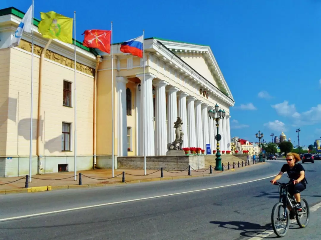 Горный институт, построен в 1806-1811гг., архитектор А. Воронихин Горный институт, построен в 1806-1811гг., архитектор А. Воронихин