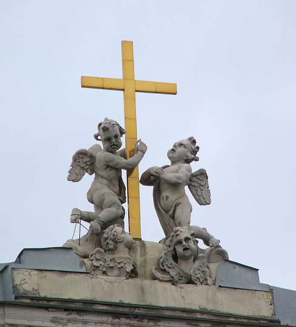 Ангелы костёла св. Екатерины (Невский пр., 32-34) Ангелы костёла св. Екатерины (Невский пр., 32-34)