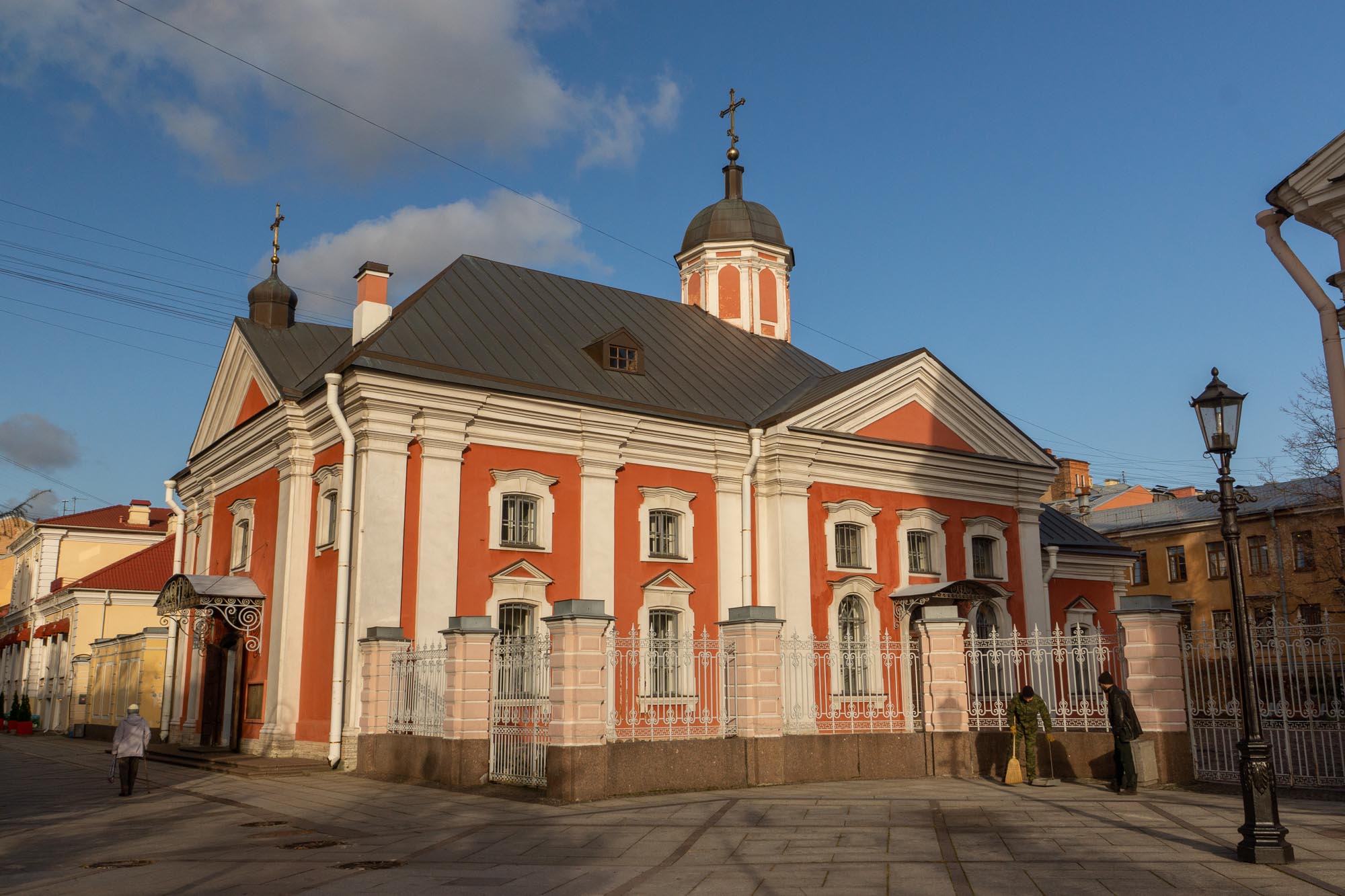 Церковь Трёх Святителей при Андреевском соборе в Санкт-Петербурге Церковь Трёх Святителей при Андреевском соборе в Санкт-Петербурге